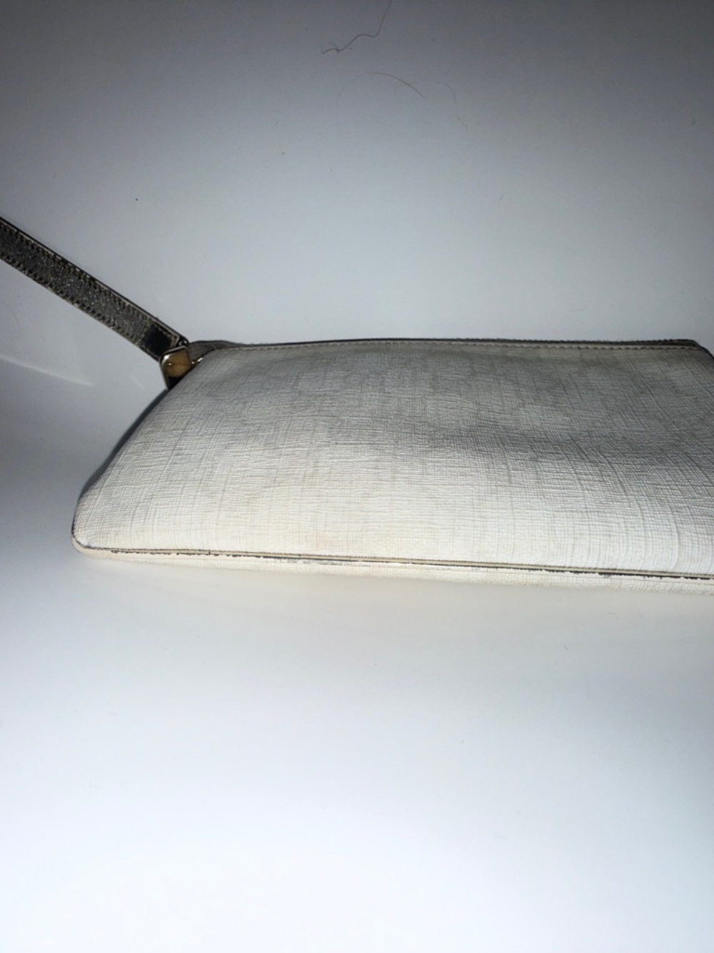 Authentic Gucci Silver GG Monogram Canvas Metallic Silver Leather Trim - Picture 3 of 9
